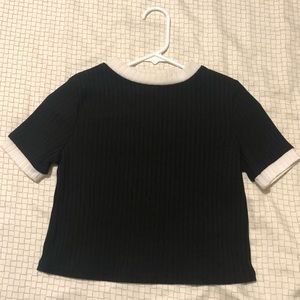 Brandy Melville Cropped Black and White Shirt